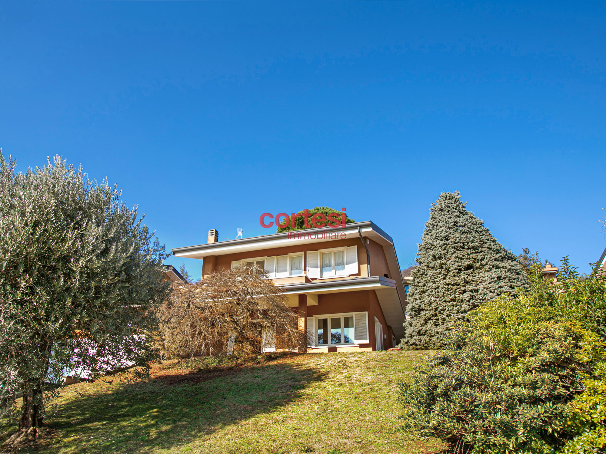Ranica Villa Indipendente in Vendita